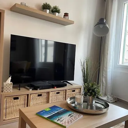 Apartment T2 Gaucher A 200m Du Centre *