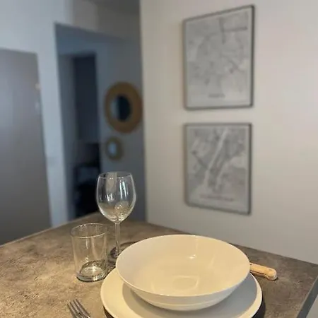 Appartement T2 Situe En Centre-ville - Accessible A Pied *